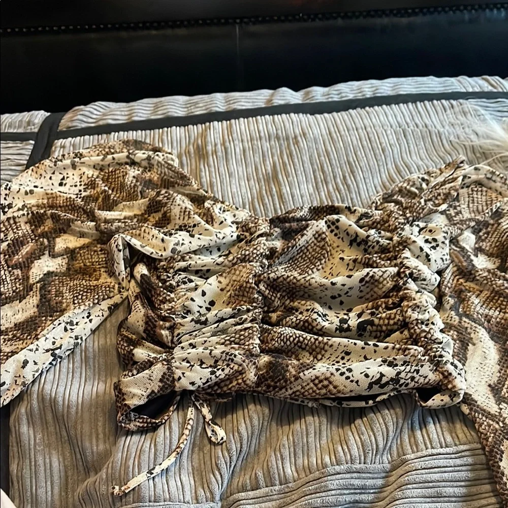 Snake Print Ruched Women's Top - Picture 5 of 5